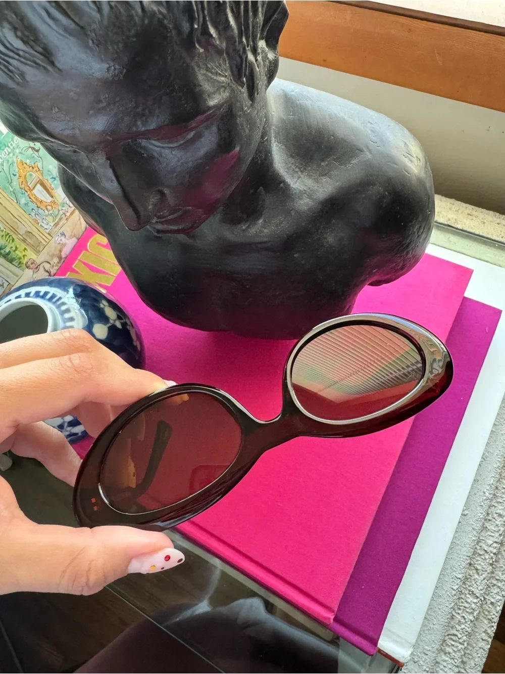 Women's Brown Oval Sunglasses - Sleek Everyday Style